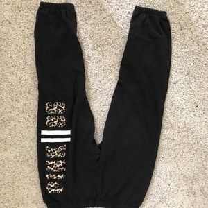 Pink ankle cropped sweatpants